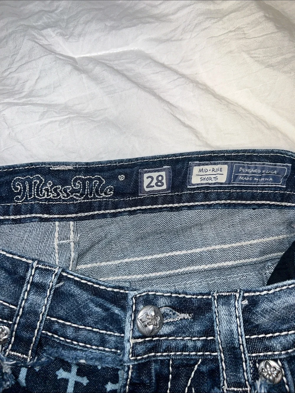 Miss Me Y2K Denim Shorts - Picture 4 of 5